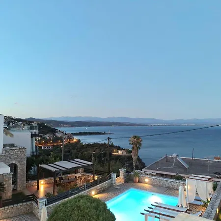 Malvazios Family With View *