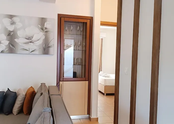 Apartment Malvazios #8 *